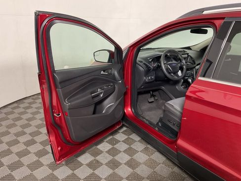 Used 2018 Ford Escape SE w/ SE Sync 3 Package AWD/4WD image 18
