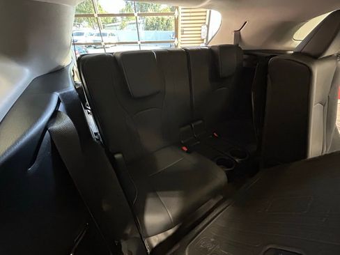 Used 2021 Lexus RX 350L Premium w/ Premium Package image 7