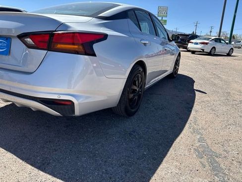 Used 2024 Nissan Altima 2.5 S FWD image 11