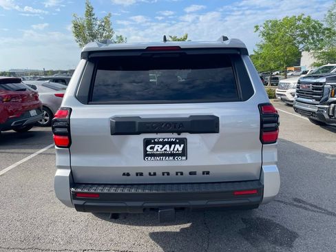 Used 2025 Toyota 4Runner SR5 AWD/4WD image 6