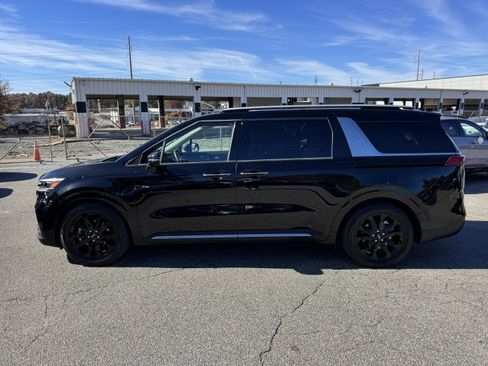 Certified 2024 Kia Carnival SX image 4