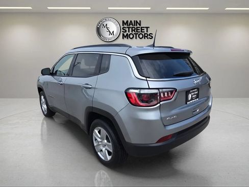 Used 2022 Jeep Compass Latitude AWD/4WD image 3