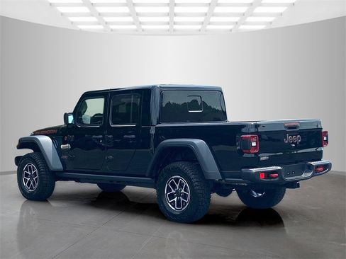 New 2025 Jeep Gladiator Rubicon w/ Convenience Group image 3