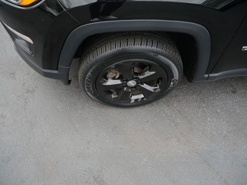 Used 2020 Jeep Compass Latitude image 34