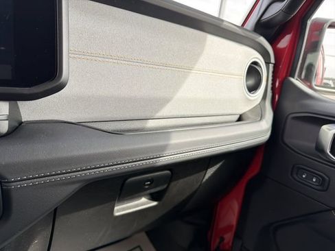 Used 2025 Jeep Wrangler Sahara 4xe image 25