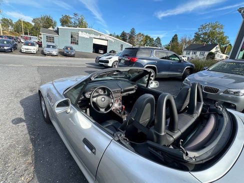 Used 2000 BMW Z3 2.5i image 7