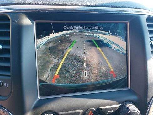 Used 2015 Jeep Grand Cherokee Limited image 26