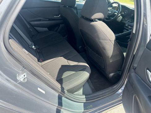 Used 2025 Hyundai Elantra SEL FWD image 22