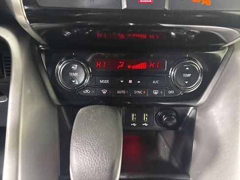 Used 2024 Mitsubishi Eclipse Cross SE image 19