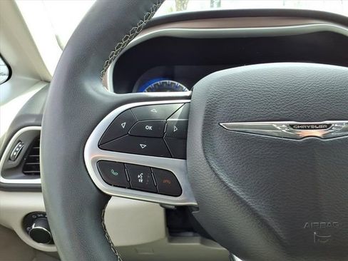 Used 2023 Chrysler Voyager LX FWD image 21