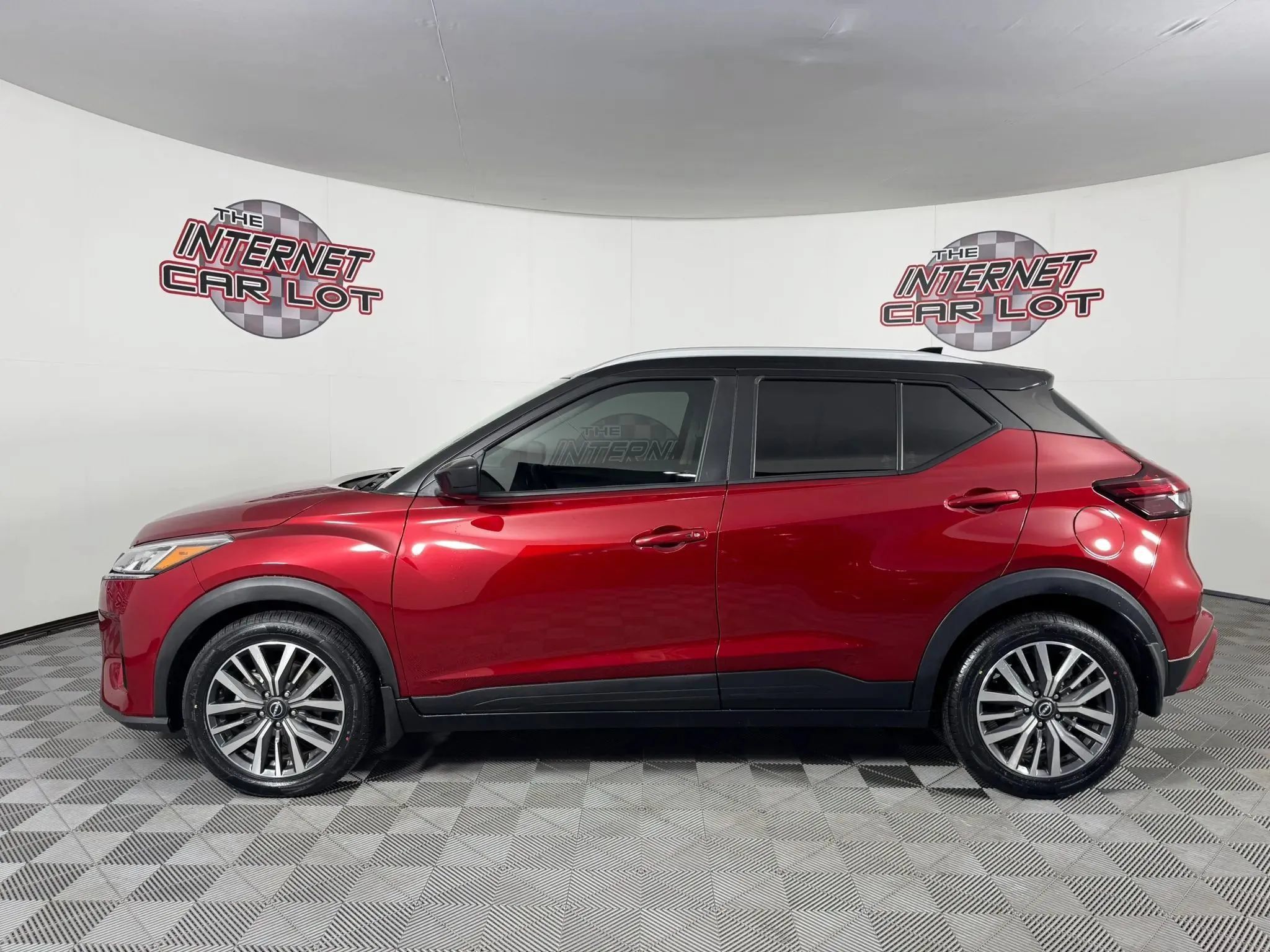 Used 2023 Nissan Kicks SV FWD image 4