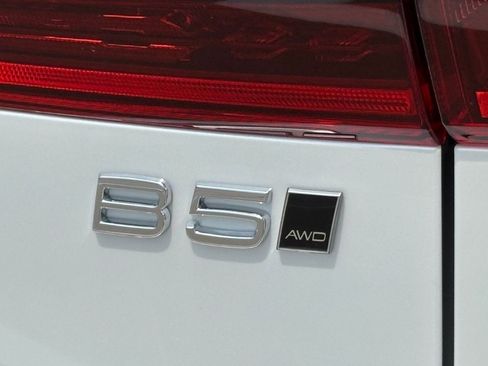 New 2026 Volvo XC60 B5 Ultra w/ Protection Package Premier image 9