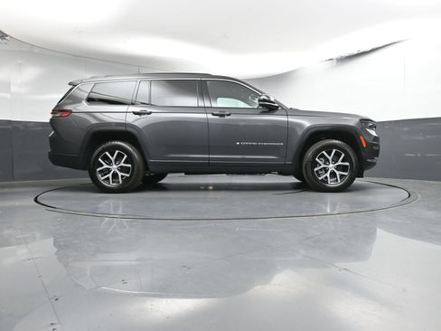 Used 2024 Jeep Grand Cherokee L Limited image 31