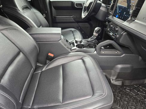 Used 2025 Ford Bronco Badlands w/ Sasquatch Package AWD/4WD image 15
