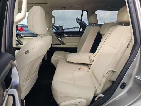 Used 2023 Lexus GX 460 Premium w/ Premium Package image 13