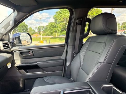 Used 2025 Toyota Tundra Limited image 24
