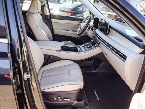 Used 2023 Hyundai Palisade Calligraphy image 16