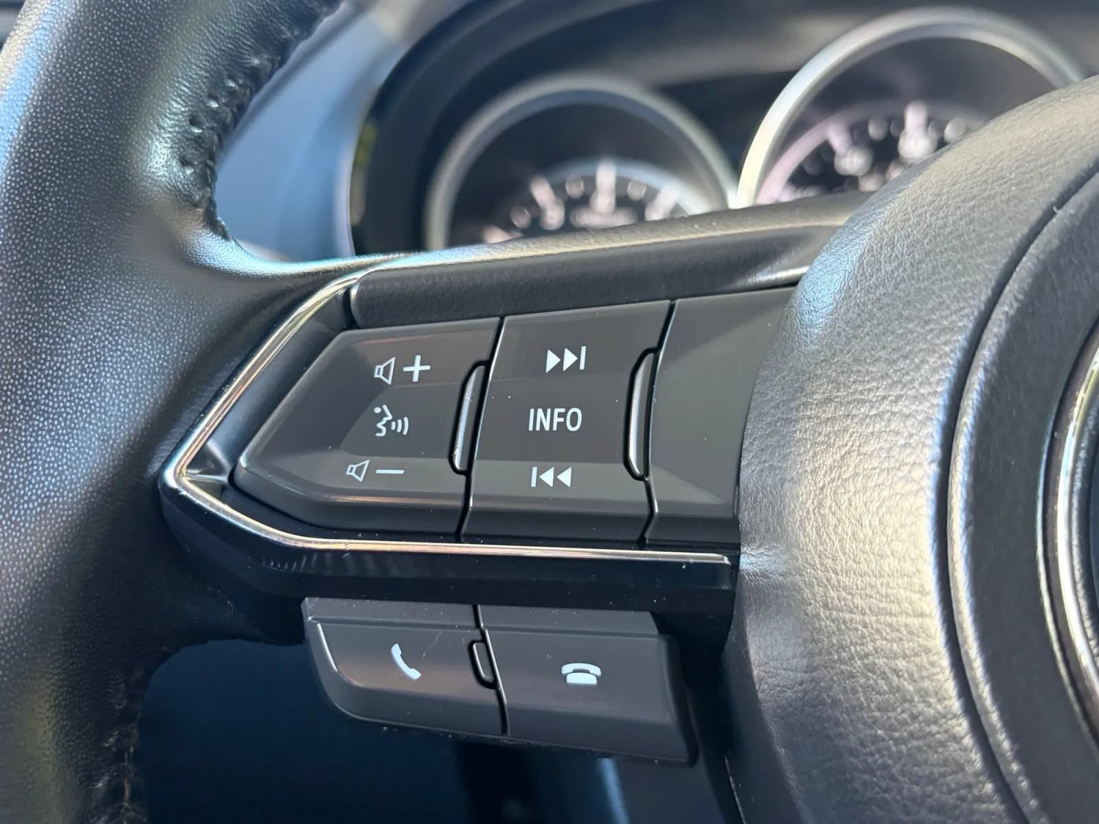 Used 2020 MAZDA CX-9 Touring AWD/4WD image 32