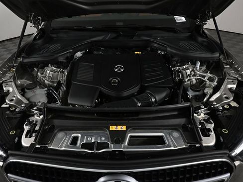Used 2024 Mercedes-Benz GLC 300 image 32