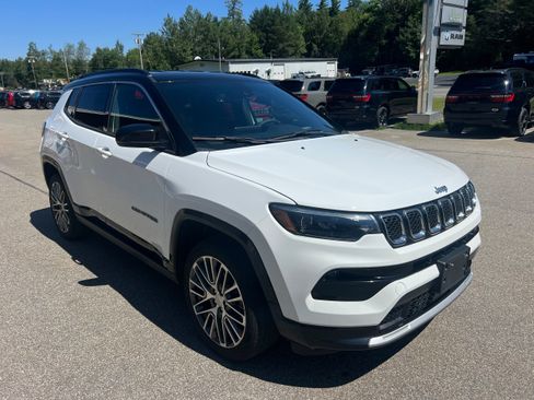 Used 2023 Jeep Compass Limited w/ Elite Group AWD/4WD image 3