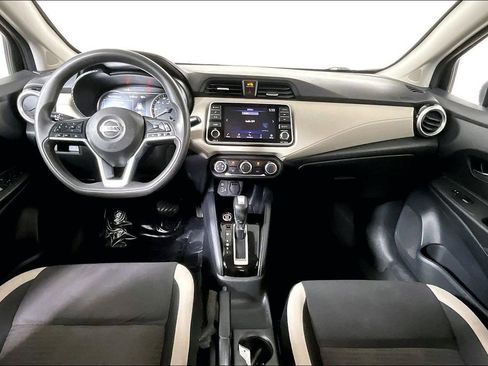 Used 2021 Nissan Versa SV image 15