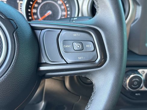 Used 2023 Jeep Gladiator Sport AWD/4WD image 29