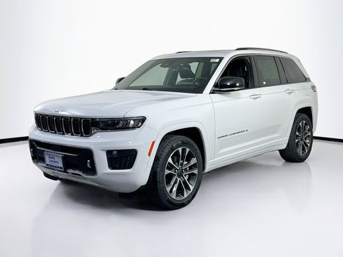 Used 2022 Jeep Grand Cherokee Overland w/ Luxury Tech Group IV AWD/4WD image 1