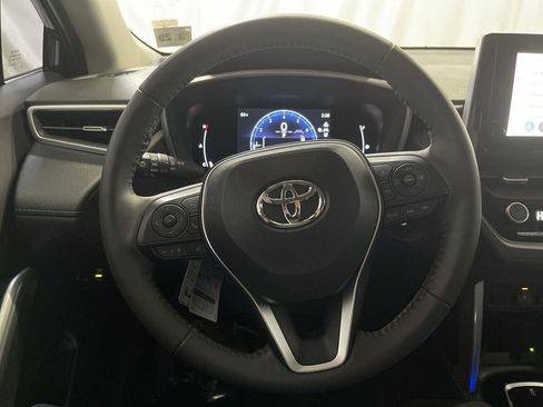 Used 2024 Toyota Corolla Cross XLE w/ Convenience Package AWD/4WD image 14