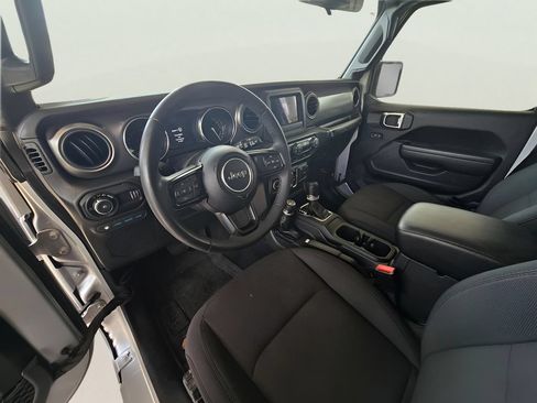 Used 2023 Jeep Wrangler Unlimited AWD/4WD image 42