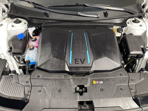 Certified 2024 Hyundai Ioniq 5 Limited RWD image 9