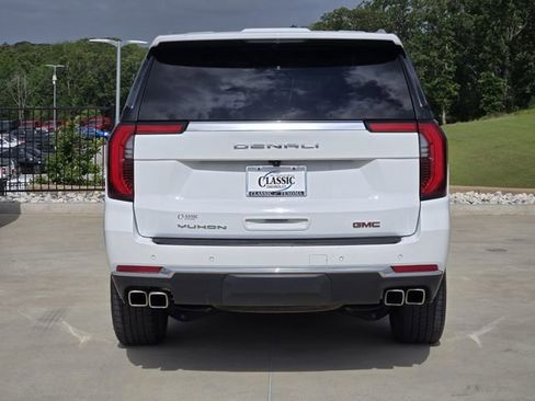 Used 2025 GMC Yukon Denali AWD/4WD image 7