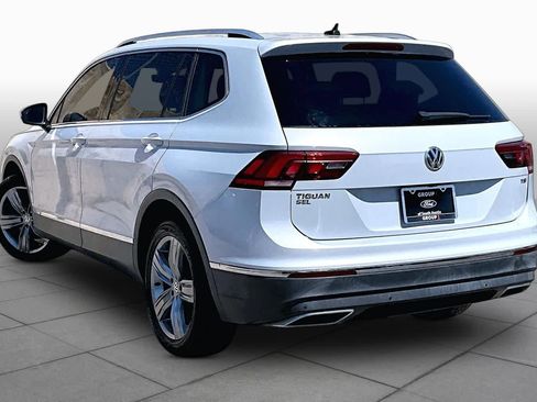 Used 2018 Volkswagen Tiguan SEL Premium FWD image 14
