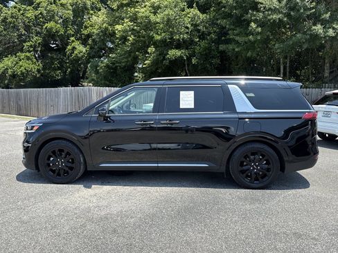 Used 2024 Kia Carnival SX Prestige FWD image 2