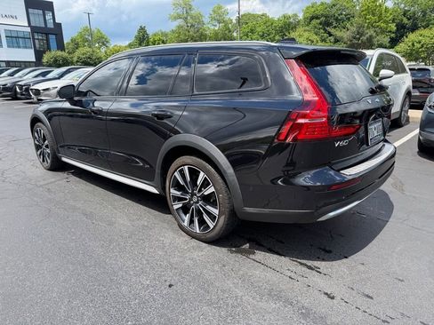 Certified 2024 Volvo V60 B5 Cross Country Ultimate AWD/4WD image 2