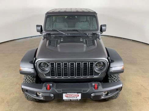 Used 2025 Jeep Wrangler Unlimited Rubicon image 4