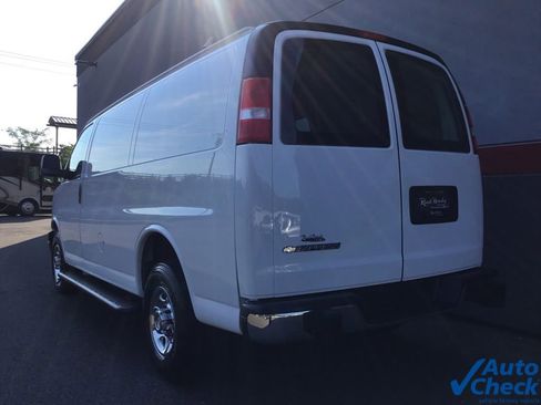 Used 2022 Chevrolet Express 2500 Work Van w/ Driver Convenience Package image 8