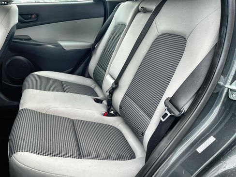 Used 2023 Hyundai Kona SE w/ Cargo Package image 13