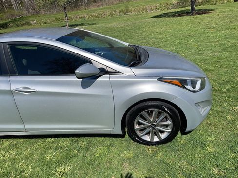 Used 2015 Hyundai Elantra SE w/ Option Group 02 FWD image 29