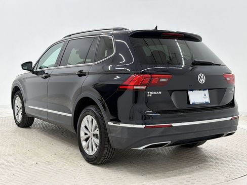 Used 2018 Volkswagen Tiguan SE w/ Panoramic Sunroof Package image 3