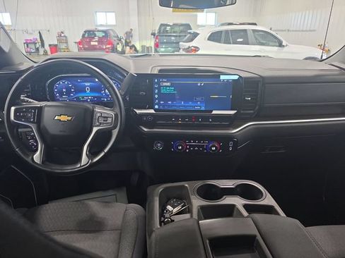 Used 2023 Chevrolet Silverado 1500 LT AWD/4WD image 9