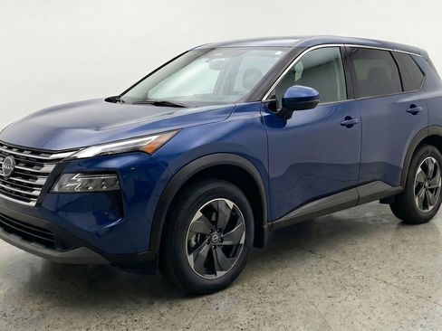 Used 2025 Nissan Rogue SV FWD image 3
