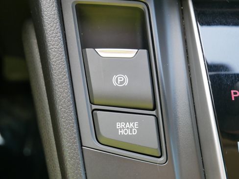 Used 2019 Honda CR-V Touring image 32