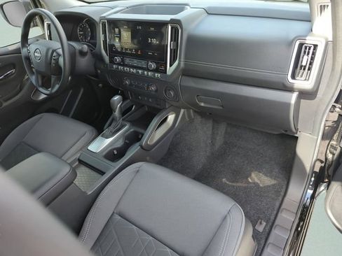 Certified 2025 Nissan Frontier SV image 21