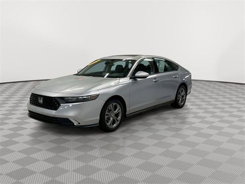 Used 2024 Honda Accord EX image 4