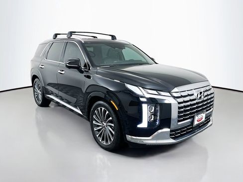 Used 2024 Hyundai Palisade Calligraphy FWD image 3