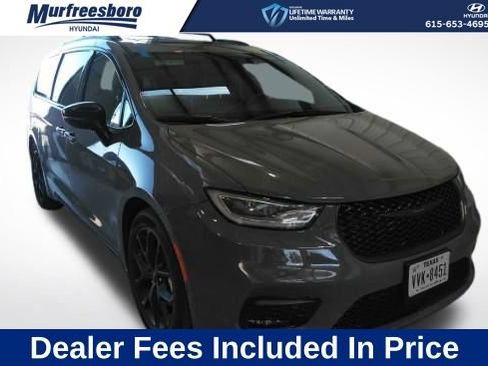 Used 2025 Chrysler Pacifica Limited FWD image 1