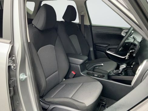 Used 2023 Kia Soul LX FWD image 20