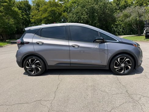 Used 2023 Chevrolet Bolt LT w/ Driver Confidence Package FWD image 6