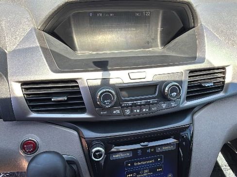 Used 2016 Honda Odyssey SE image 15