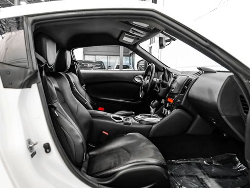 Used 2013 Nissan 370Z Touring w/ Sport Pkg RWD image 35
